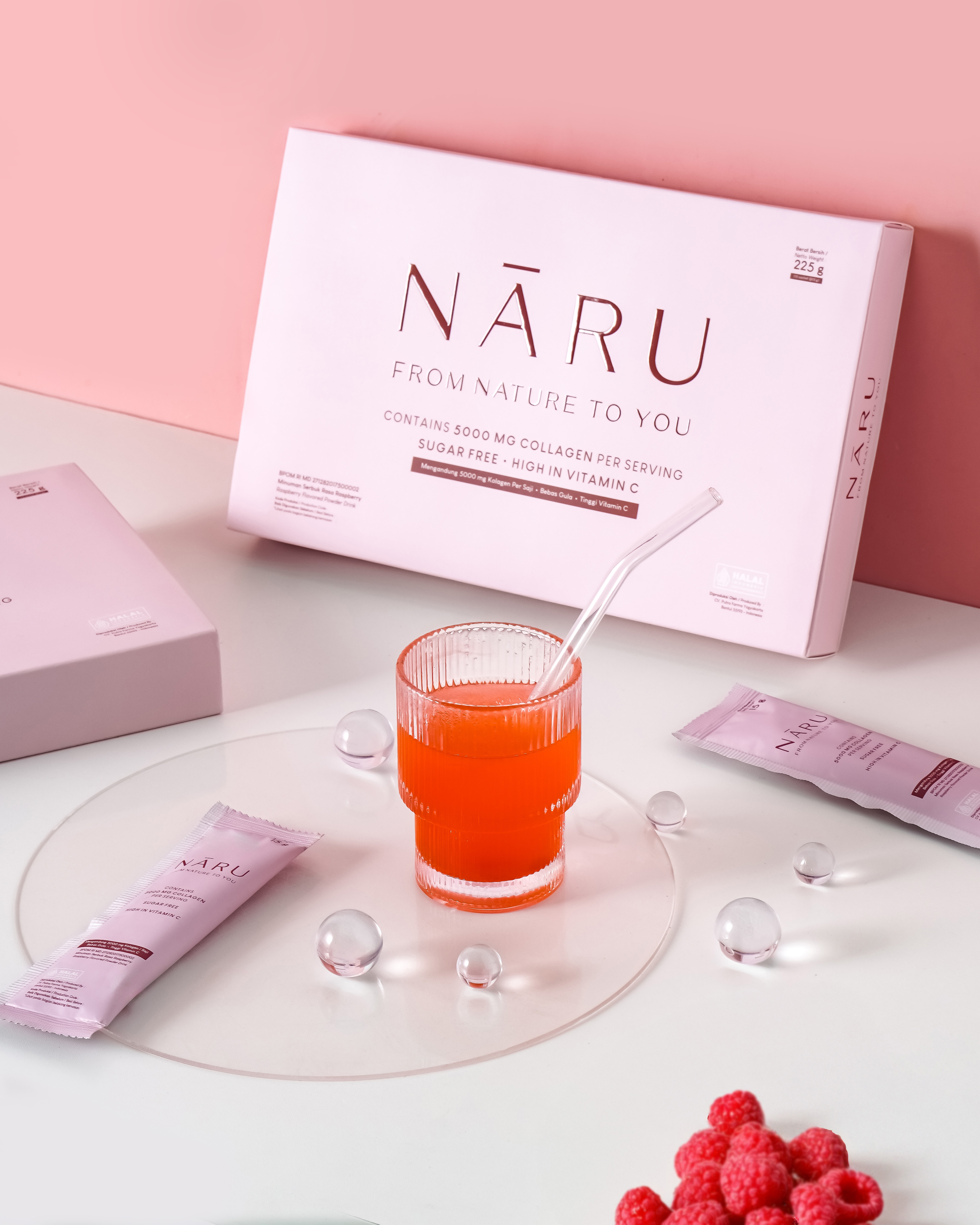 NĀRU collagen drink with raspberries